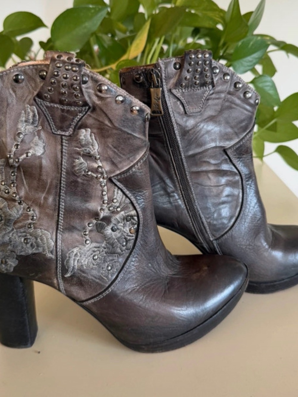 Vero Cuoio Brown Leather Embroidered Studded Ankle Boots